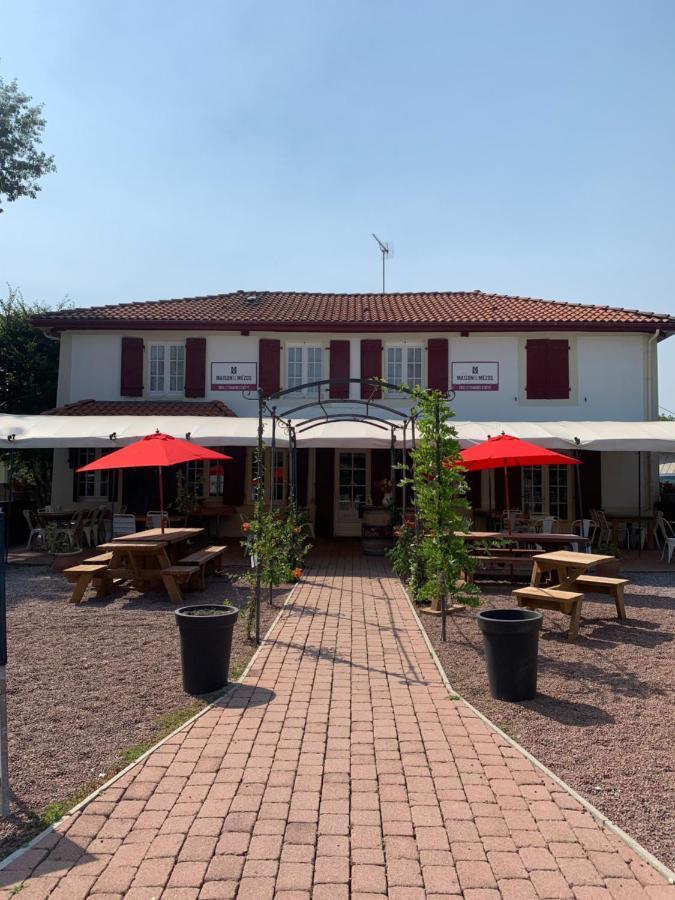 Maison De Mezos Luaran gambar