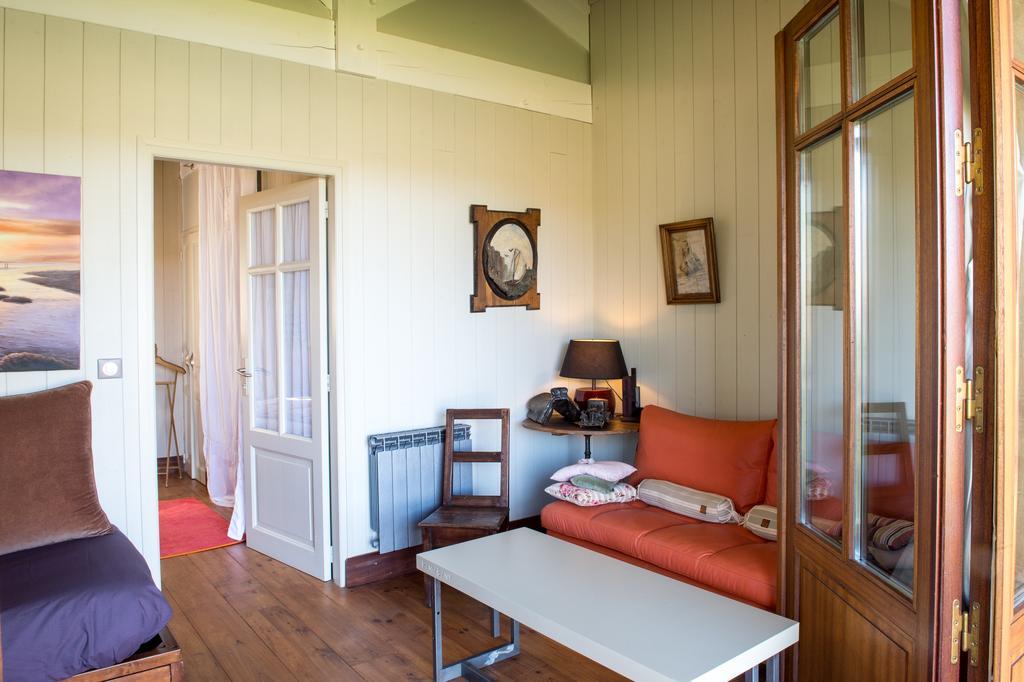 Maison De Mezos Luaran gambar